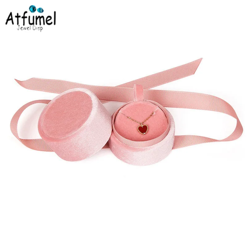 Fashion Jewelry Ring Box Pendant Organizer Ring Gift Package Box Velvet Earrings Necklace Holder Stud Jewelry Storage Gift Case
Fashion Jewelry Ring Box Pendant Organizer Ring Gift Package Box Velvet Earrings Necklace Holder Stud Jewelry Storage Gift Case