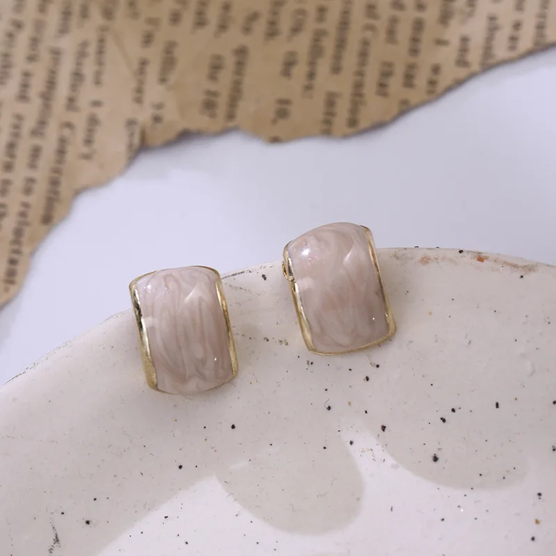 2020 New Korean Simple Open Round Circle Hoop Earrings For Women Girls Small C Shape Ear Jewelry Accessories Pendientes Mujer
2020 New Korean Simple Open Round Circle Hoop Earrings For Women Girls Small C Shape Ear Jewelry Accessories Pendientes Mujer