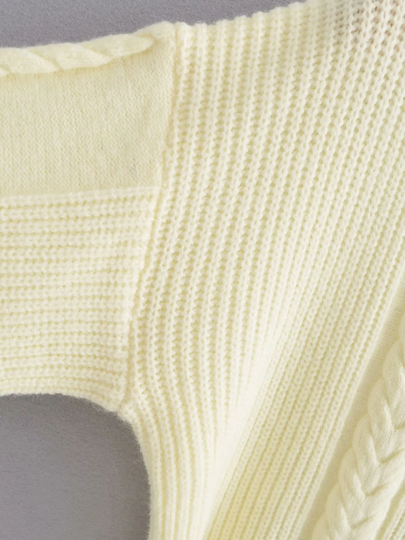 Korean Sweet Twisted Short Cardigans Sweater Women Casual O Neck Thick Solid Color Button Jumpers Female Fresh Autumn Knitwear
Korean Sweet Twisted Short Cardigans Sweater Women Casual O Neck Thick Solid Color Button Jumpers Female Fresh Autumn Knitwear