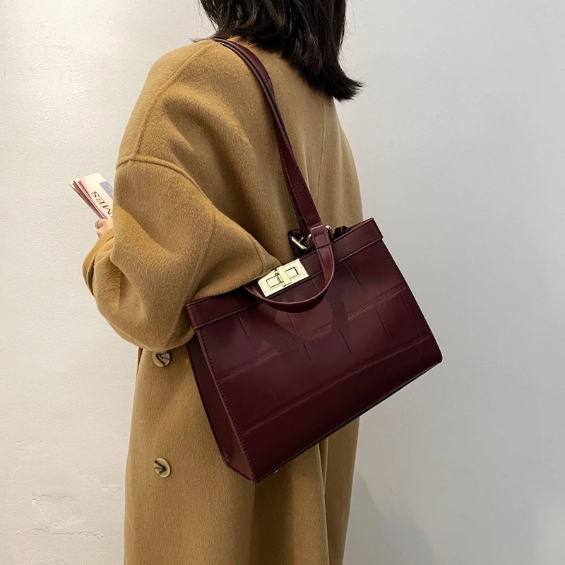 OLSITTI Retro Luxury Shoulder Bags for Women 2021 New Designer Pu Leather Handbags High Quality Casual Concise Crossbody Bags
OLSITTI Retro Luxury Shoulder Bags for Women 2021 New Designer Pu Leather Handbags High Quality Casual Concise Crossbody Bags