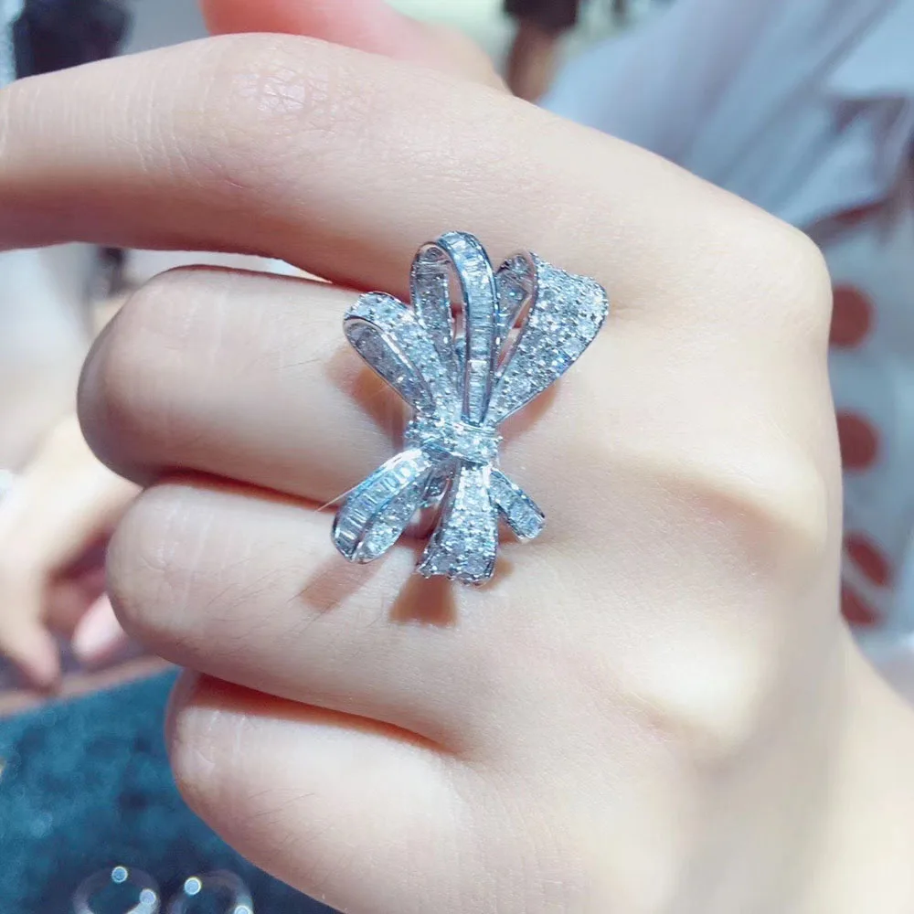 2021 Trend Luxury 925 Sterling Silver Bowknot Simulate Moissanite Gemstone Diamond Wedding Engagement Ring Jewelry for Women
2021 Trend Luxury 925 Sterling Silver Bowknot Simulate Moissanite Gemstone Diamond Wedding Engagement Ring Jewelry for Women