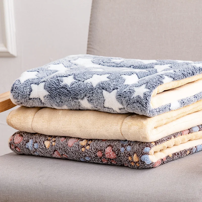 Soft Flannel Thickened Pet Fleece Pad Pets Blanket Bed Mat For Puppy Dog Cats Sofa Cushion Home Rug Keep Warm Sleeping Cover
Soft Flannel Thickened Pet Fleece Pad Pets Blanket Bed Mat For Puppy Dog Cats Sofa Cushion Home Rug Keep Warm Sleeping Cover