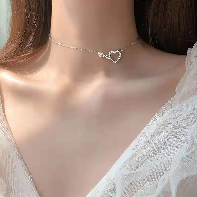Spring and Summer New style 925 Sterling Silver color Pendant Necklace Ladies Heart-shaped Elegant Sexy Clavicle Chain Jewelry
Spring and Summer New style 925 Sterling Silver color Pendant Necklace Ladies Heart-shaped Elegant Sexy Clavicle Chain Jewelry