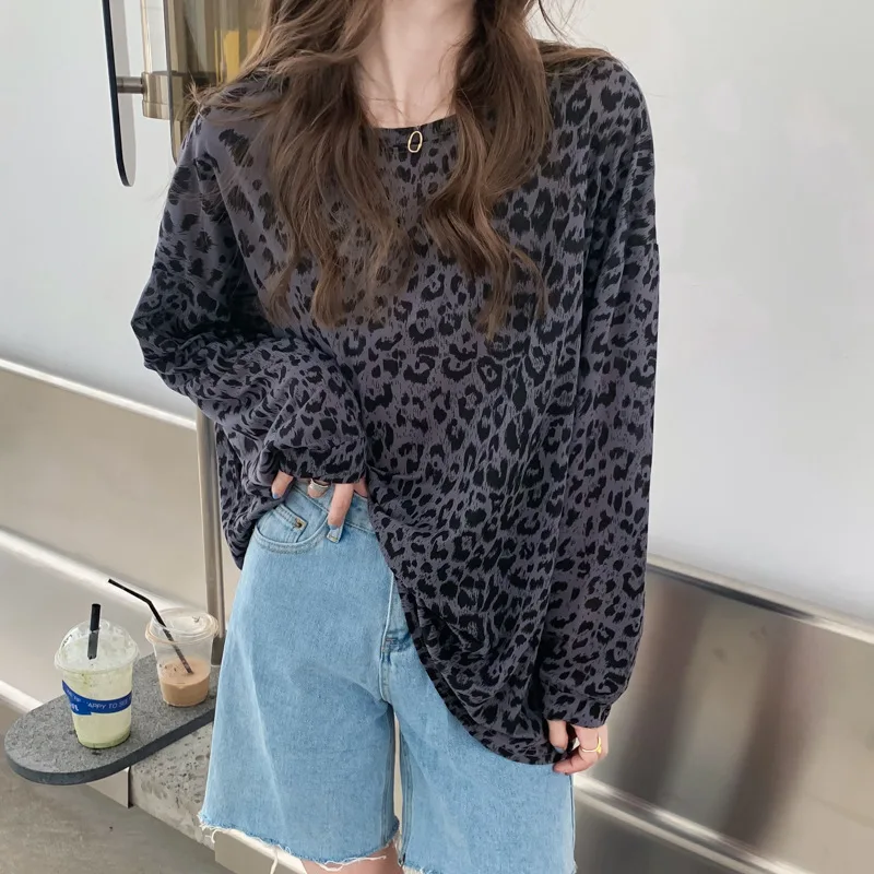 Summer 2021 Leopard print Women loose sunscreen long sleeve T-shirt top for women women fashion tops
Summer 2021 Leopard print Women loose sunscreen long sleeve T-shirt top for women women fashion tops