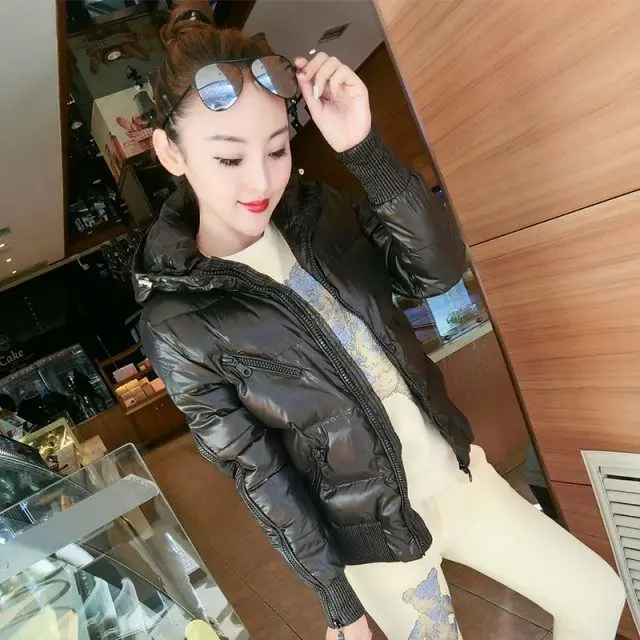Women 2021 Winter New Hooded Coat Cotton Padded Jacket Female Down Cotton Coats Short Zipper Thick Warm Parkas Overcoat A500
Women 2021 Winter New Hooded Coat Cotton Padded Jacket Female Down Cotton Coats Short Zipper Thick Warm Parkas Overcoat A500