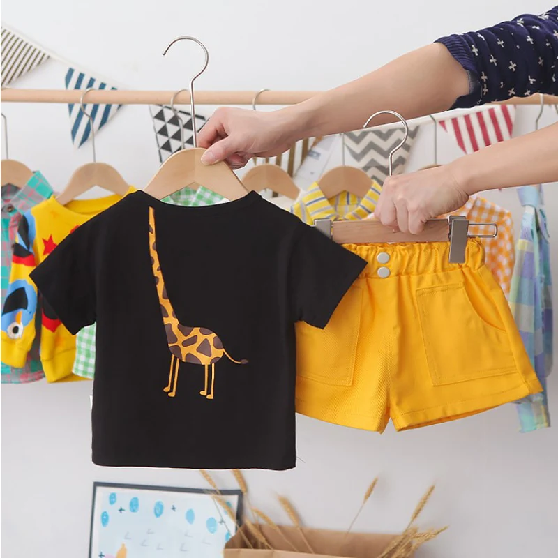 Children's Boy Clothing Suit Summer Cute Cartoon Giraffe Print Casual T-Shirts Tops+ Solid Short Pants Toddler Kids Boys Clothes
Children's Boy Clothing Suit Summer Cute Cartoon Giraffe Print Casual T-Shirts Tops+ Solid Short Pants Toddler Kids Boys Clothes