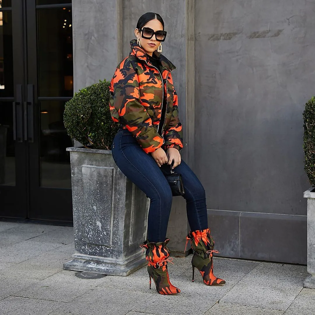 2020 New Cotton Padded Short Orange Camouflage Parka Slim Elegant Long Sleeve Stand Collar Women's Fashion Zipper Winter Jacket
2020 New Cotton Padded Short Orange Camouflage Parka Slim Elegant Long Sleeve Stand Collar Women's Fashion Zipper Winter Jacket