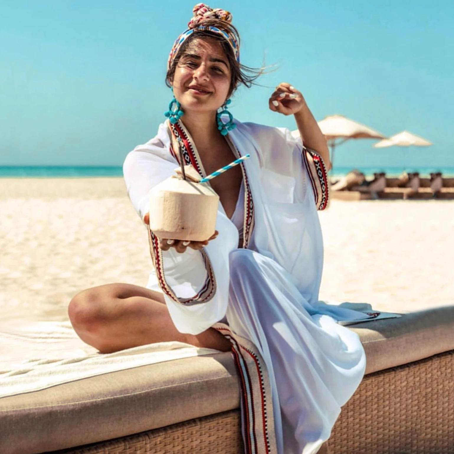 2021 Sexy See Through Embroidered Long Kimono Cardigan White Chiffon Tunic Plus Size Beachwear Women Tops and Blouses
2021 Sexy See Through Embroidered Long Kimono Cardigan White Chiffon Tunic Plus Size Beachwear Women Tops and Blouses