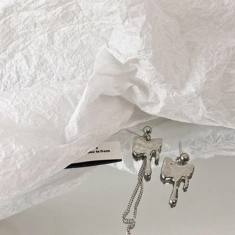 2021 New Personality Street Liquid Metal Chain Dissymmetry Tassel Earring for Woman Hip-hop Style Liquid Metal Earrings Jewelry
2021 New Personality Street Liquid Metal Chain Dissymmetry Tassel Earring for Woman Hip-hop Style Liquid Metal Earrings Jewelry