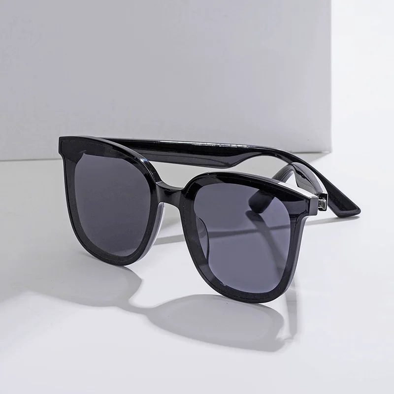 KX03S Smart Glasses Wireless Bluetooth Hands-Free Calling Audio Open Ear Intelligent Sunglasses
KX03S Smart Glasses Wireless Bluetooth Hands-Free Calling Audio Open Ear Intelligent Sunglasses