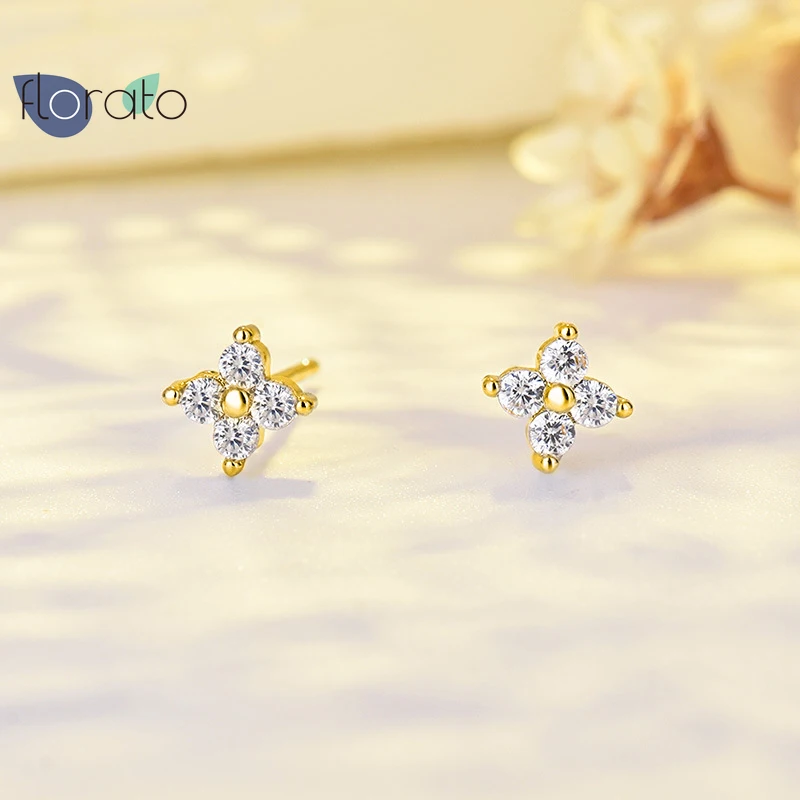 Hypoallergenic 925 Low-Key Luxury Earrings Simple And Small Stone Square Stud Earrings Women Sisters Party Jewelry 
Hypoallergenic 925 Low-Key Luxury Earrings Simple And Small Stone Square Stud Earrings Women Sisters Party Jewelry