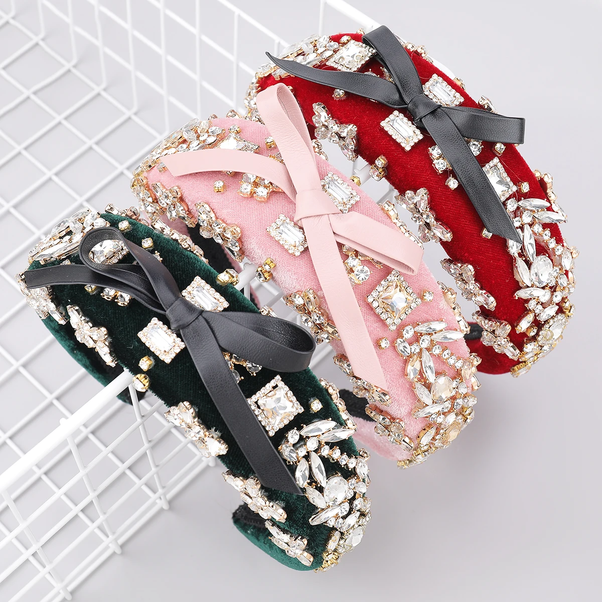 Pauli Manfi Fashion Baroque Colorful Headdress Hairband Luxury Rhinestone Leather Bow Hairband Female Bride Hair Accessories
Pauli Manfi Fashion Baroque Colorful Headdress Hairband Luxury Rhinestone Leather Bow Hairband Female Bride Hair Accessories