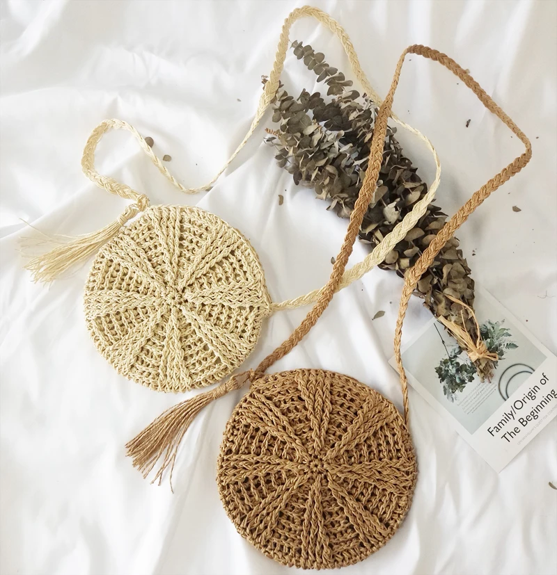 Летняя круглая соломенная сумка на плечо для женщин, плетеная Пляжная Сумочка через плечо ручной работы из вязаного ротанга, богемный дорож... 
Летняя круглая соломенная сумка на плечо для женщин, плетеная Пляжная Сумочка через плечо ручной работы из вязаного ротанга, богемный дорож...