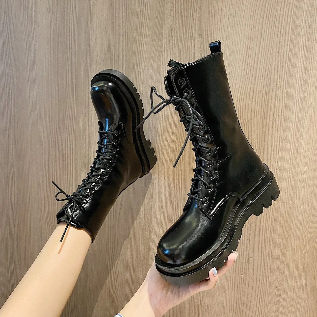 Boots Women New Black and White Martin Boots Thin Breathable Women Single Boots Thick Soled Mid Barrel Lace Up Motorcycle Boots
Boots Women New Black and White Martin Boots Thin Breathable Women Single Boots Thick Soled Mid Barrel Lace Up Motorcycle Boots