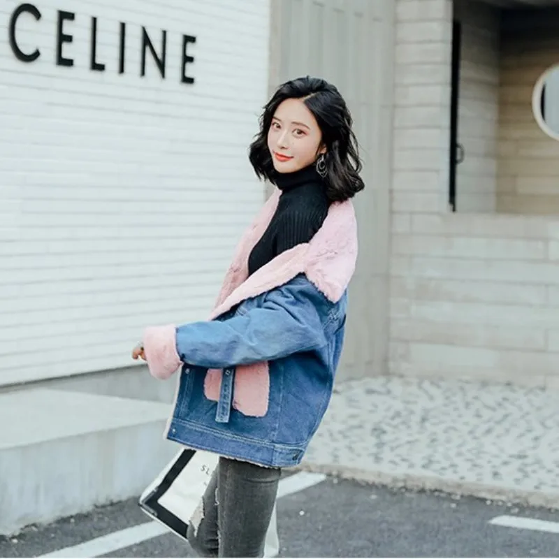 Winter Thick Denim Coat Women Fashion Loose Patchwork Lambswool Cowgirl Jacket Sweet Pink Single Breasted Warm Outerwear S-3XL
Winter Thick Denim Coat Women Fashion Loose Patchwork Lambswool Cowgirl Jacket Sweet Pink Single Breasted Warm Outerwear S-3XL