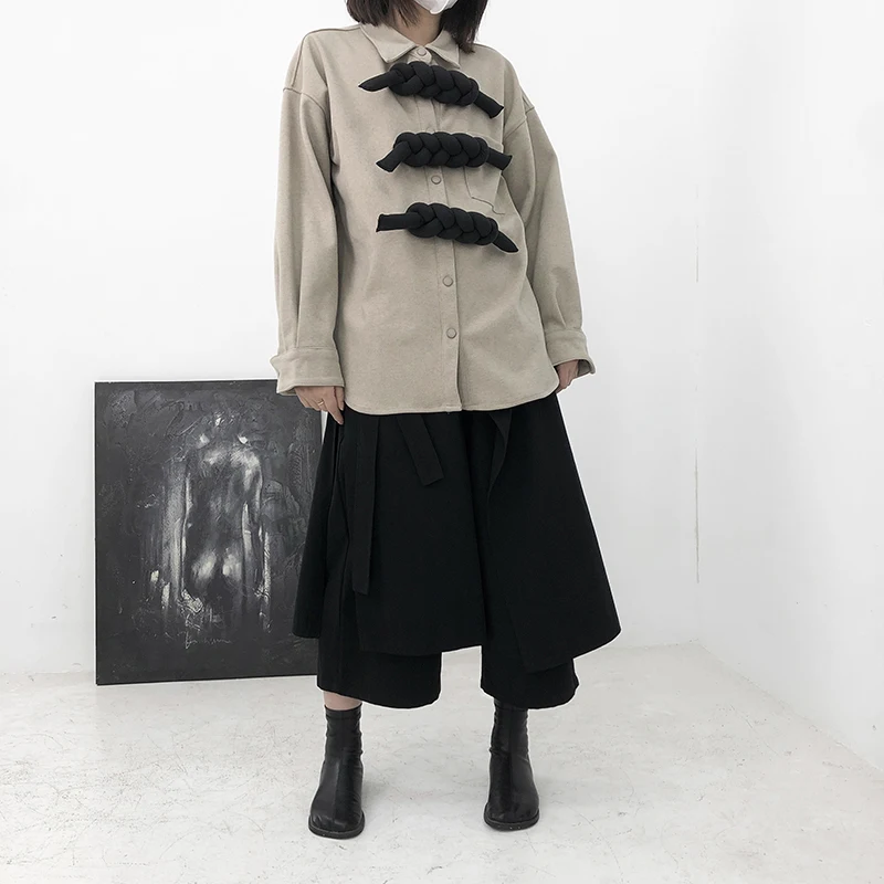 TWOTWINSTYLE Vintage Apricot Patchwork Pockets Shirts Women Lapel Long Sleeve Korean Fashion Straight Fashion Woman Blouses 2021
TWOTWINSTYLE Vintage Apricot Patchwork Pockets Shirts Women Lapel Long Sleeve Korean Fashion Straight Fashion Woman Blouses 2021