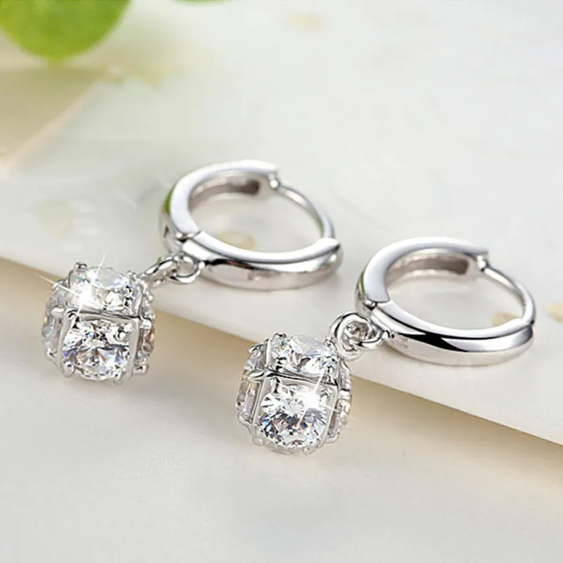 S925 Silver Elegant Round Zircon Dangle Earrings for Women Dazzling Fine Engagement Wedding Jewelry Graceful Fashion Earrings
S925 Silver Elegant Round Zircon Dangle Earrings for Women Dazzling Fine Engagement Wedding Jewelry Graceful Fashion Earrings