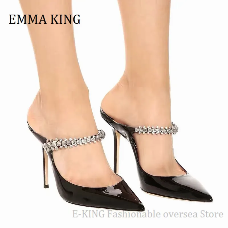 2020 Spring Crystal Woman High Heel Mules Luxury Slingback Mary Janes Pumps Rhinestone Patent Leather Stiletto Party Shoes Woman 
2020 Spring Crystal Woman High Heel Mules Luxury Slingback Mary Janes Pumps Rhinestone Patent Leather Stiletto Party Shoes Woman