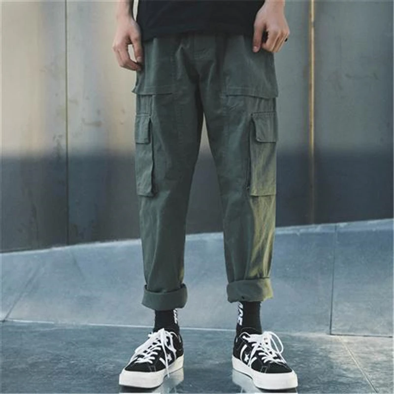 Cargo Pants Men Streetwear Hip hop Sweat Pants With Many Pocket Trousers Elastic waist Loose Casual
Cargo Pants Men Streetwear Hip hop Sweat Pants With Many Pocket Trousers Elastic waist Loose Casual