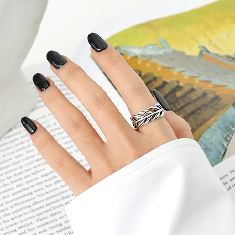 Vintage Hollow Leaf Feather Finger Chunky 925 Sterling Silver Adjustable Ring For Women Retro Dainty Jewelry Gift
Vintage Hollow Leaf Feather Finger Chunky 925 Sterling Silver Adjustable Ring For Women Retro Dainty Jewelry Gift