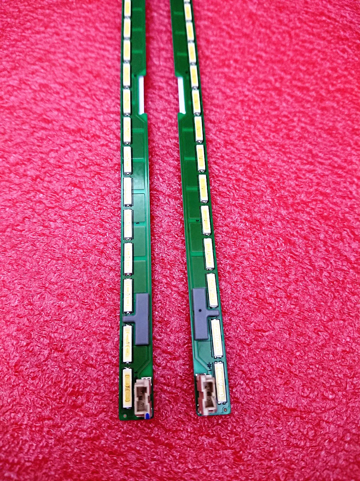 2 шт./лот Светодиодная лента для подсветки 6916L-2234A + 6916L-2235A (6922L-0149) для LG 55LF6309 100% Новинка 605 мм
2 шт./лот Светодиодная лента для подсветки 6916L-2234A + 6916L-2235A (6922L-0149) для LG 55LF6309 100% Новинка 605 мм