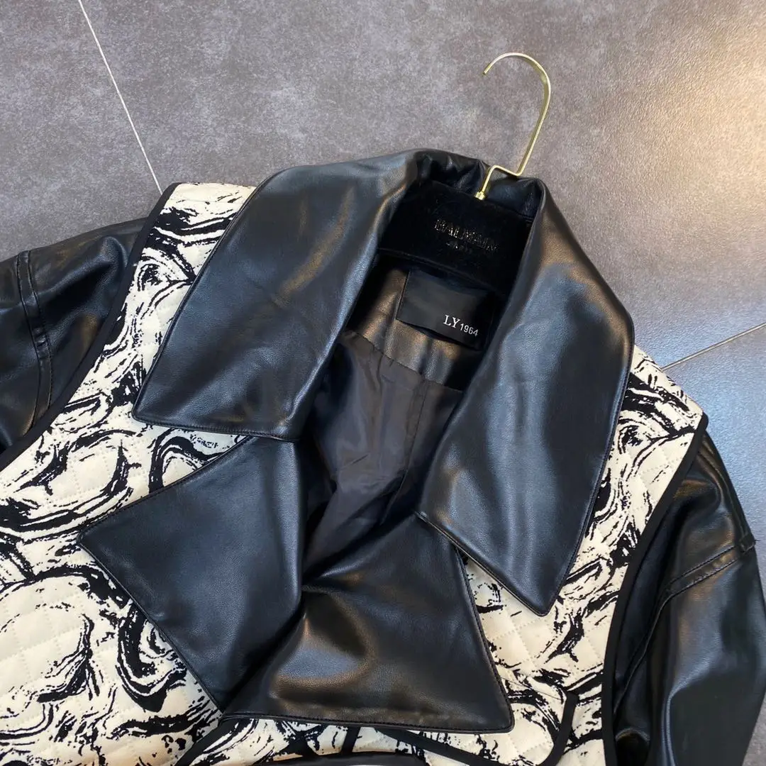 ZCSMLL 2021 Autumn and Winter Jackets for Women Lapel Long-sleeved Belt Waist Patterned Vest Two-piece PU Coat Tide
ZCSMLL 2021 Autumn and Winter Jackets for Women Lapel Long-sleeved Belt Waist Patterned Vest Two-piece PU Coat Tide