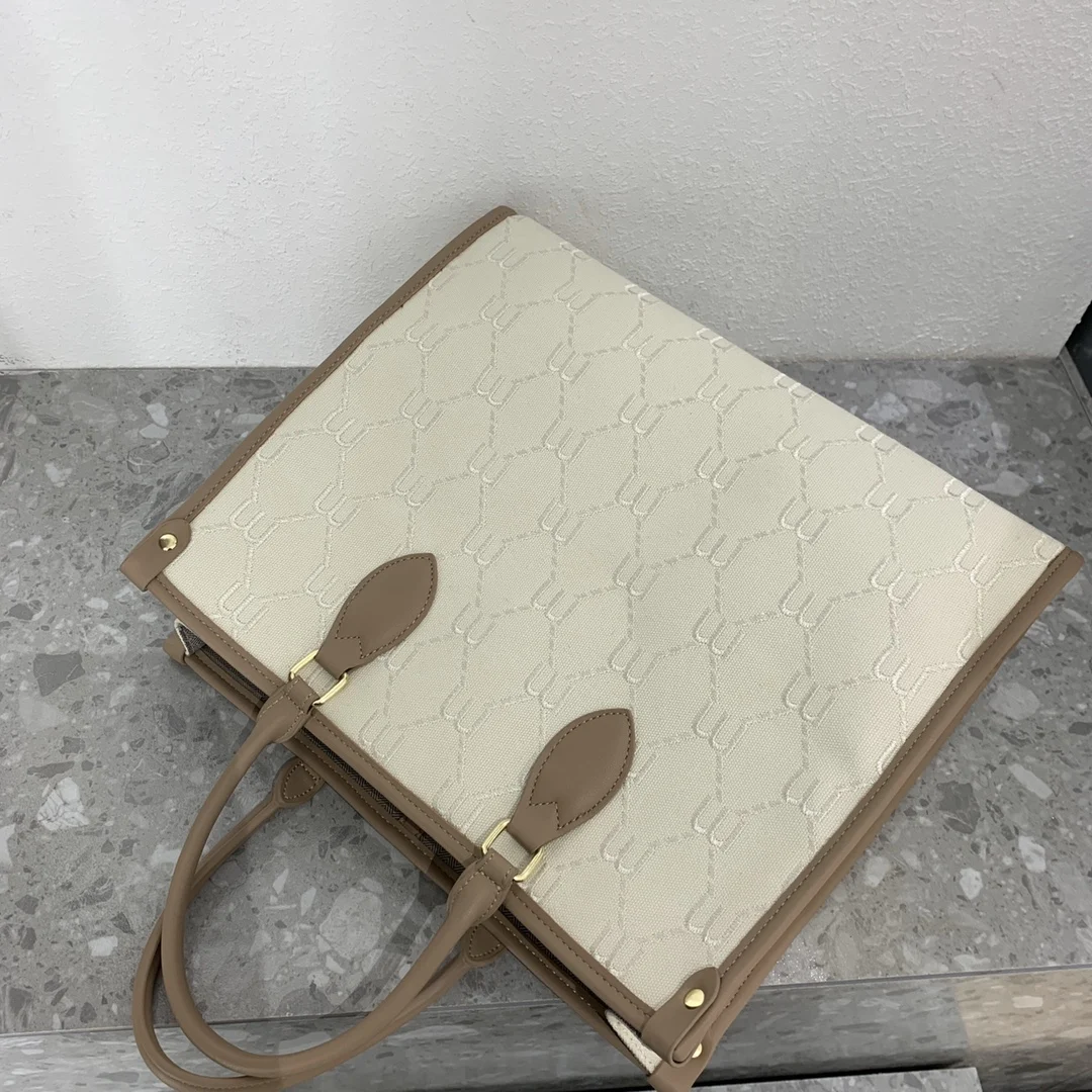 Luxury Designer Inspired Go Big Size Square Tote 2-Way Shoulder Handbag French Style Trendy Fashion Women Bag 2021 New
Luxury Designer Inspired Go Big Size Square Tote 2-Way Shoulder Handbag French Style Trendy Fashion Women Bag 2021 New