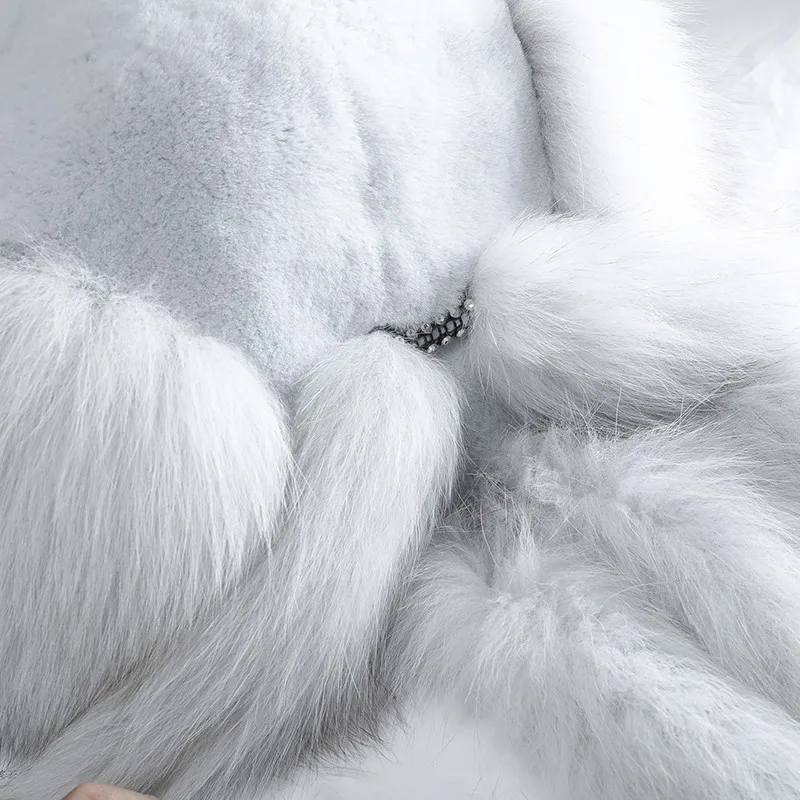 New Luxury Winter Russian Genuine Real Fox Fur Hat Five Tails 100% Natural Real Fox Fur and Rex Rabbit Hat Simple Atmosphere
New Luxury Winter Russian Genuine Real Fox Fur Hat Five Tails 100% Natural Real Fox Fur and Rex Rabbit Hat Simple Atmosphere
