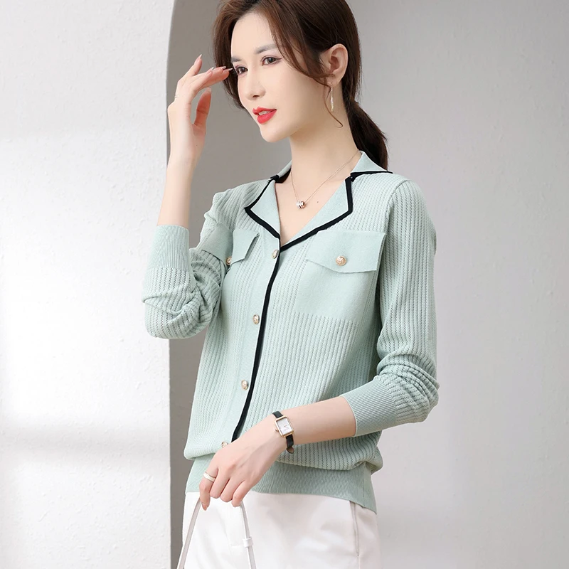 In early autumn of 2021, the new Korean version of loose square collar wool sweater is a short foreign style sweater for women
In early autumn of 2021, the new Korean version of loose square collar wool sweater is a short foreign style sweater for women