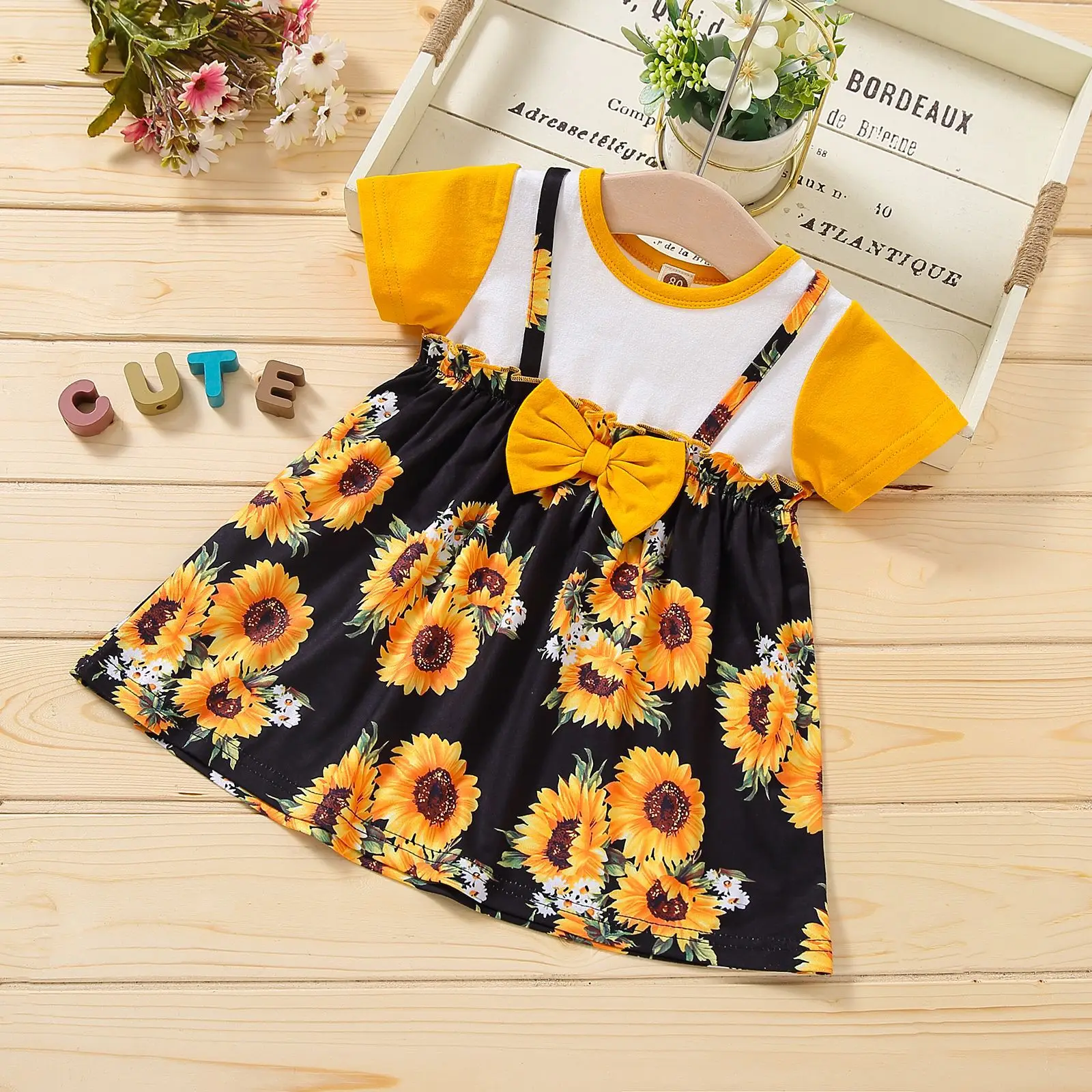 2021 Summer New Children's Wear In Europe and America Ins Short Sleeve Printing Mosaic Dress Children's Wear Family Matching
2021 Summer New Children's Wear In Europe and America Ins Short Sleeve Printing Mosaic Dress Children's Wear Family Matching
