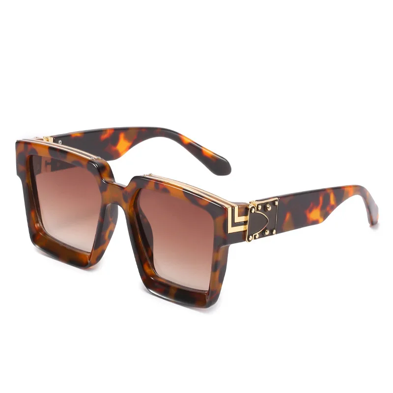 Square Trendy Frame Shades Sun Glasses For Women And Man Vintage Designer Oversized Man And Women Fashion Sunglasses UV400
Square Trendy Frame Shades Sun Glasses For Women And Man Vintage Designer Oversized Man And Women Fashion Sunglasses UV400