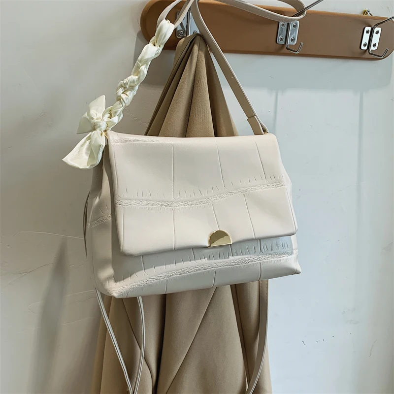 YANXI Crocodile Pattern Large Tote 2021 Fashion New Quality PU Leather Women's Designer Handbags Vintage Shoulder Messenger Bag
YANXI Crocodile Pattern Large Tote 2021 Fashion New Quality PU Leather Women's Designer Handbags Vintage Shoulder Messenger Bag