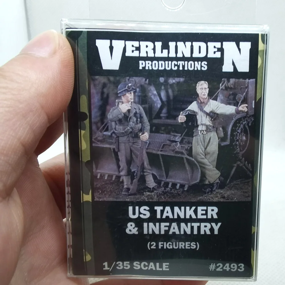 1/35 WWII US Tanker & Infantry at Ease Talking (2 Figures/Set) VERLINDEN #2493 Resin Kits Unassembled Uncolored
1/35 WWII US Tanker & Infantry at Ease Talking (2 Figures/Set) VERLINDEN #2493 Resin Kits Unassembled Uncolored
