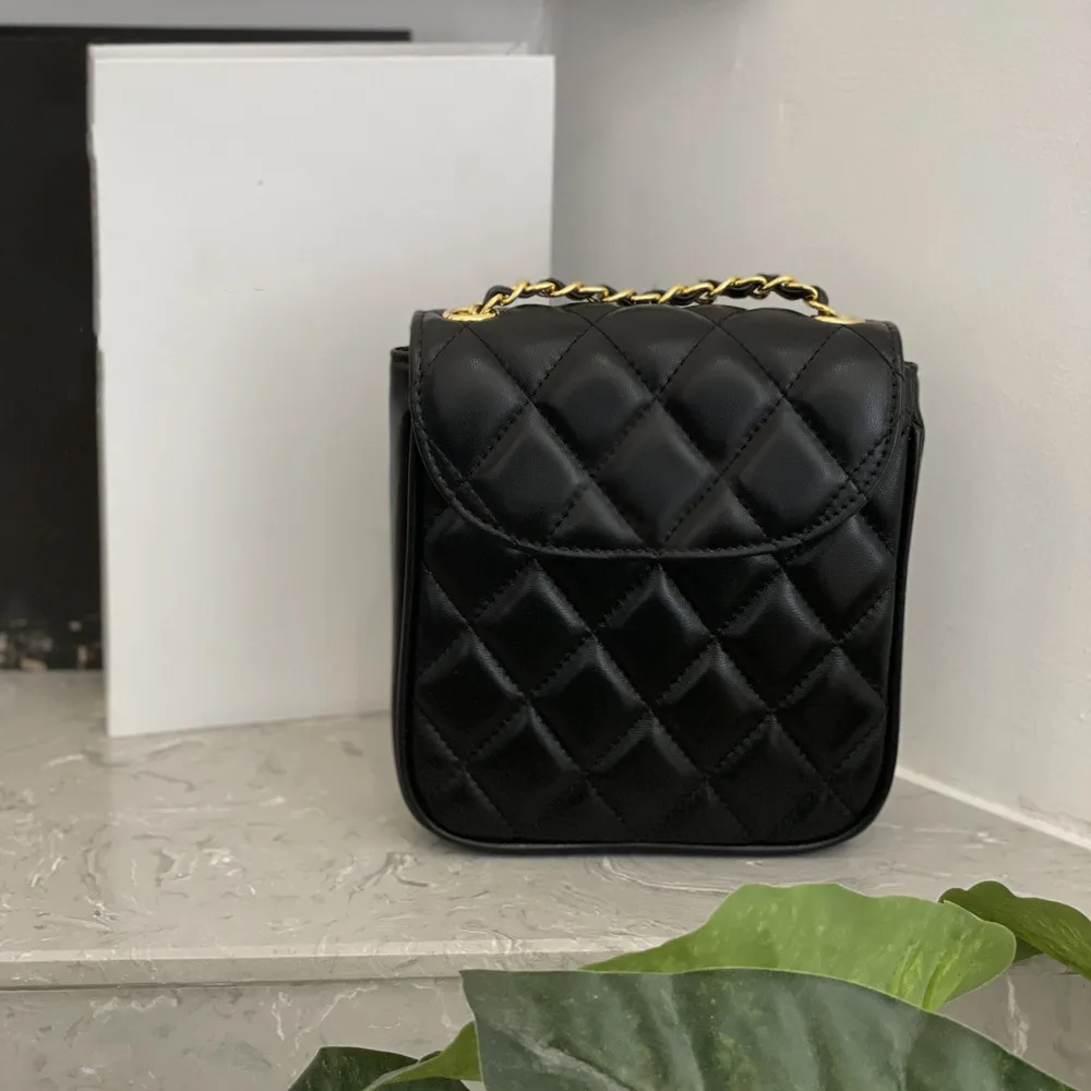 2021 new style sheepskin material mini women's bag chain bag classic fashion shoulder bag casual all-match messenger bag 02001
2021 new style sheepskin material mini women's bag chain bag classic fashion shoulder bag casual all-match messenger bag 02001