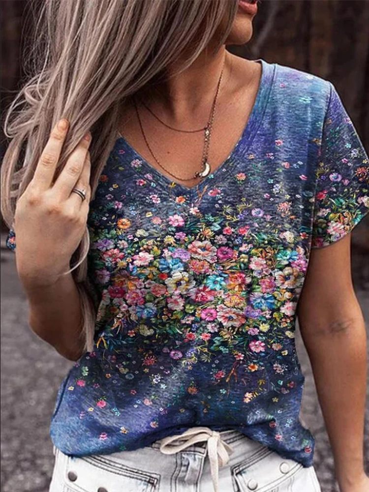 2021 Summer Floral V Neck Floral-Print Casual T-shirt Women Fashion short sleeve blue color pullover loos tops
2021 Summer Floral V Neck Floral-Print Casual T-shirt Women Fashion short sleeve blue color pullover loos tops