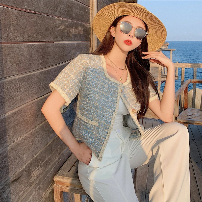 Ms short coat the new summer 2021 comfortable leisure cardigan jacket outside the han edition grid round collar dress
Ms short coat the new summer 2021 comfortable leisure cardigan jacket outside the han edition grid round collar dress