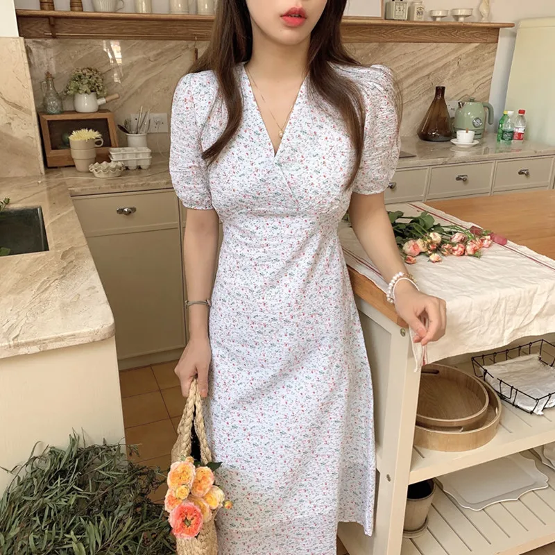 Hzirip Korean Fashion Fresh Puff Sleeve Floral V-Neck Tie Ladies 2021 Summer All-Match Gentle Elegant Cotton High Waist Dress
Hzirip Korean Fashion Fresh Puff Sleeve Floral V-Neck Tie Ladies 2021 Summer All-Match Gentle Elegant Cotton High Waist Dress