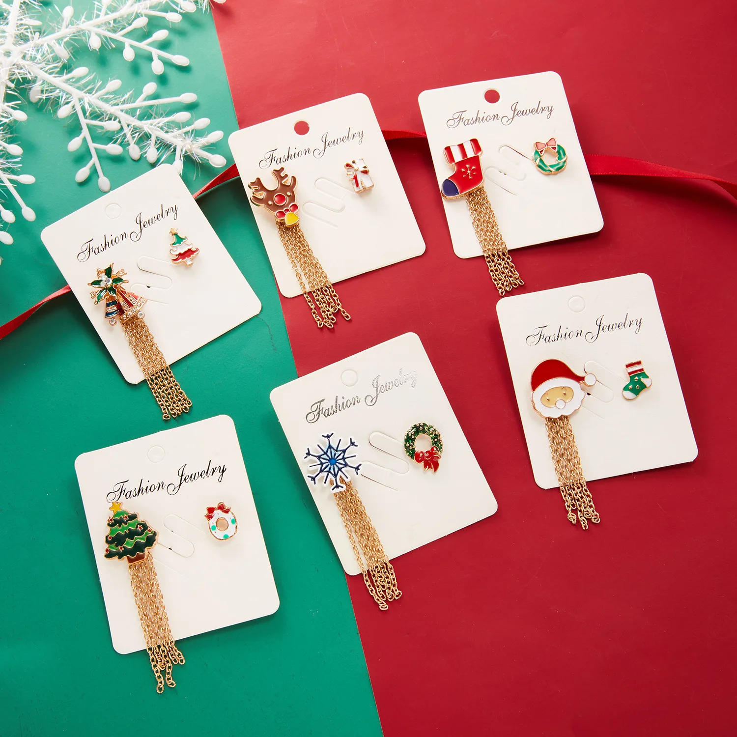 Christmas Series Santa Claus Tassels Christmas Stockings Painted Oil Badge Small Brooch Tassel Two-piece Set
Christmas Series Santa Claus Tassels Christmas Stockings Painted Oil Badge Small Brooch Tassel Two-piece Set