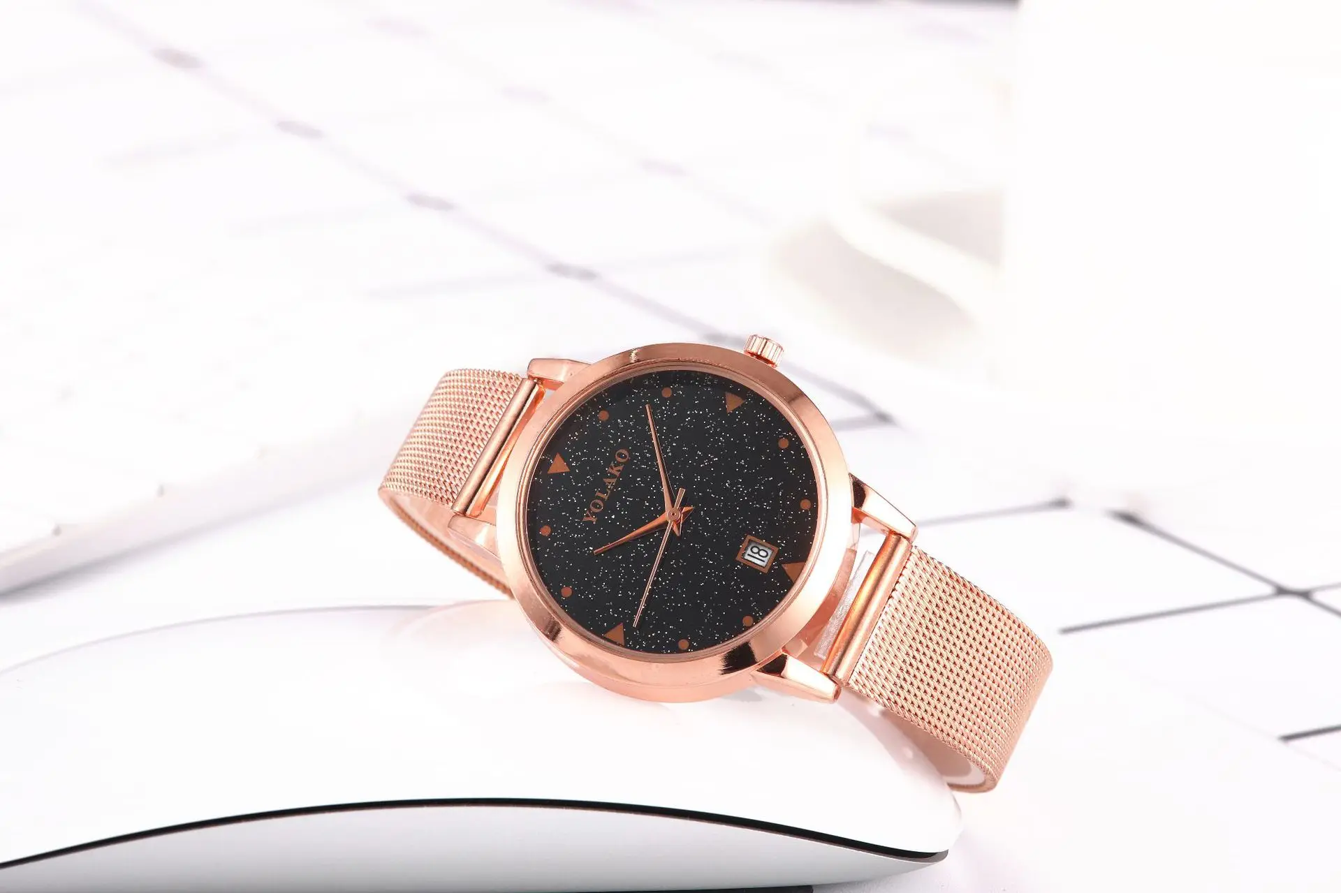 100 pcs /lot Korean Style and Leisure Ladies Watch Star Calendar Student Web Bracelet
100 pcs /lot Korean Style and Leisure Ladies Watch Star Calendar Student Web Bracelet