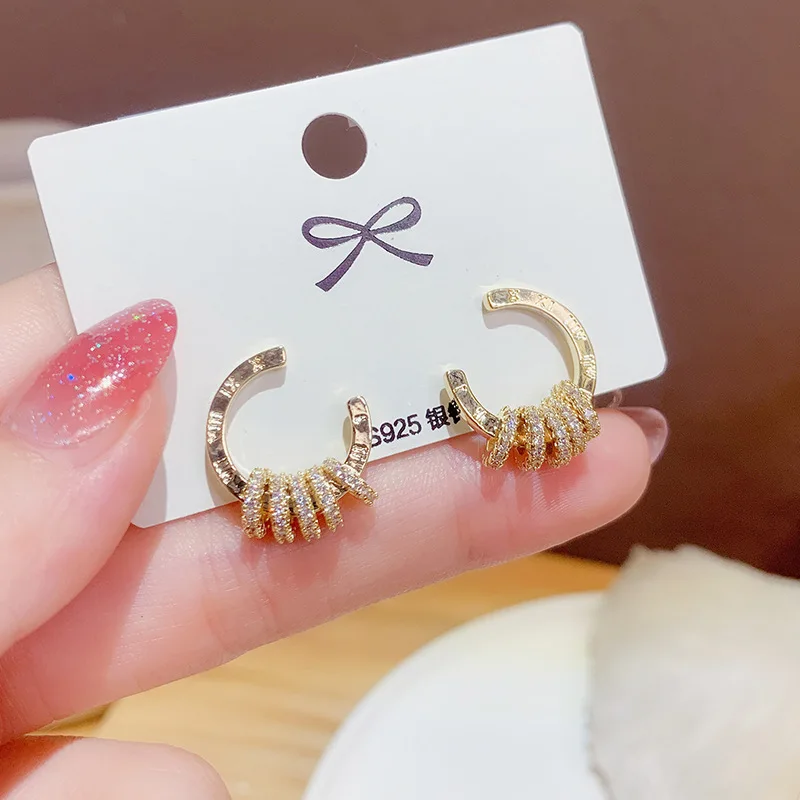 Ins Hot Sale High-end Earrings Zircon Circle 14K Real Gold Stud Earrings for Women Cubic Zircon ZC Earrings
Ins Hot Sale High-end Earrings Zircon Circle 14K Real Gold Stud Earrings for Women Cubic Zircon ZC Earrings