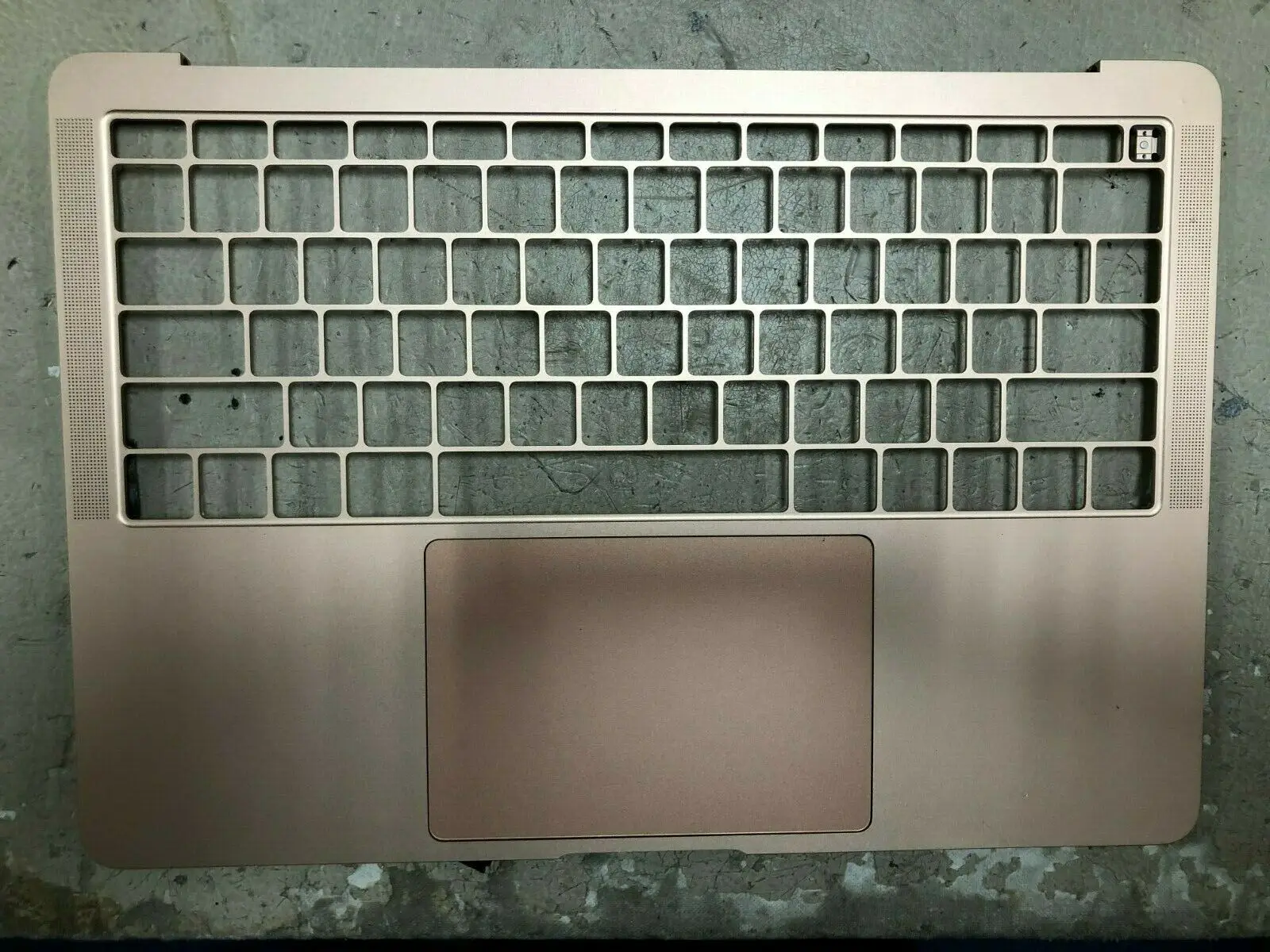 A1932 Topcase for Macbook air Gold Palmrest without Keyboard Touchpad A1932 Cover C
A1932 Topcase for Macbook air Gold Palmrest without Keyboard Touchpad A1932 Cover C