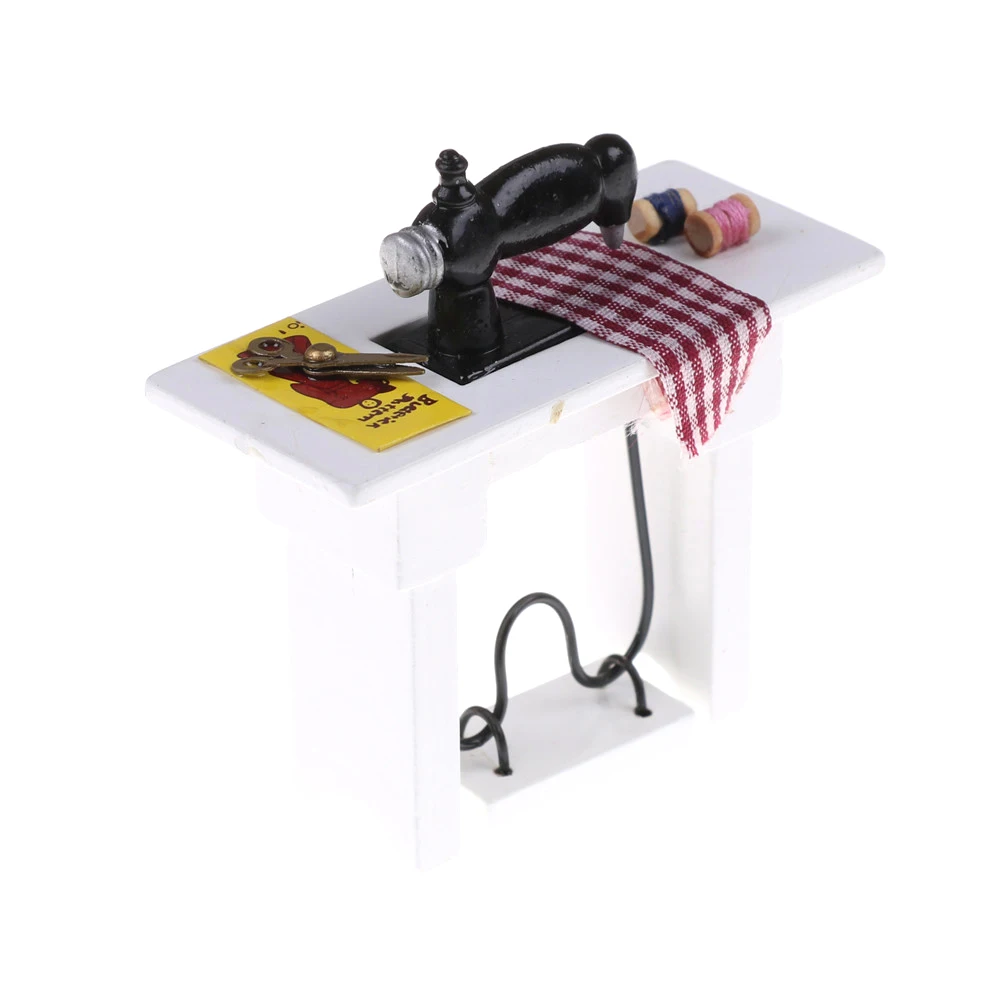 1:12 Scale Pretend Toy Treadle Sewing Machine Dolls House Miniature Decoration Accessories
1:12 Scale Pretend Toy Treadle Sewing Machine Dolls House Miniature Decoration Accessories