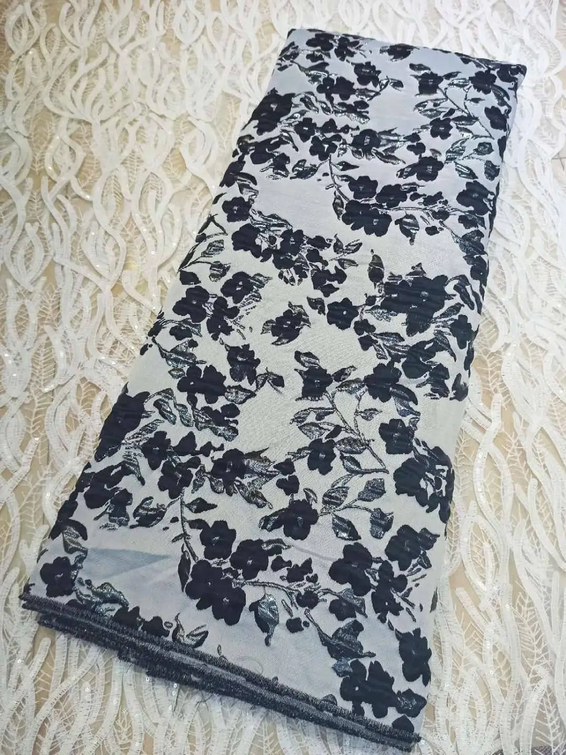 MIQIER High Quality African nigerian tulle Lace Fabric cotton fabric Embroidery fabric for sewing nigerian dress Swiss Organza
MIQIER High Quality African nigerian tulle Lace Fabric cotton fabric Embroidery fabric for sewing nigerian dress Swiss Organza