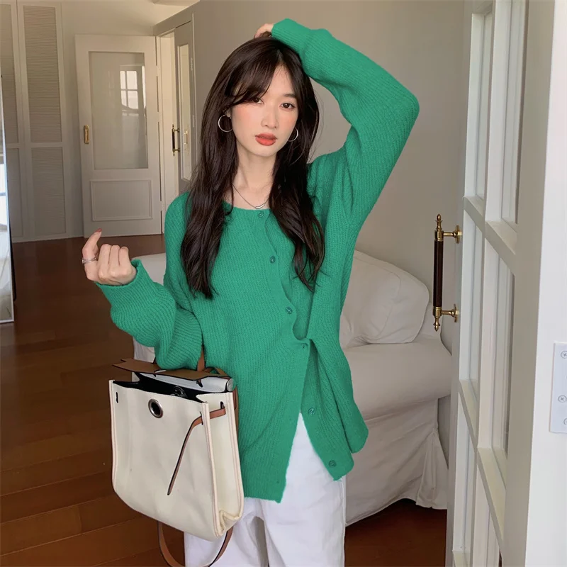 Autumn Winter Thin Knitted Top Women Long Sleeve O-neck Single Breasted Casual Sweater Cardigans 2021 Female Knit Outerwear
Autumn Winter Thin Knitted Top Women Long Sleeve O-neck Single Breasted Casual Sweater Cardigans 2021 Female Knit Outerwear
