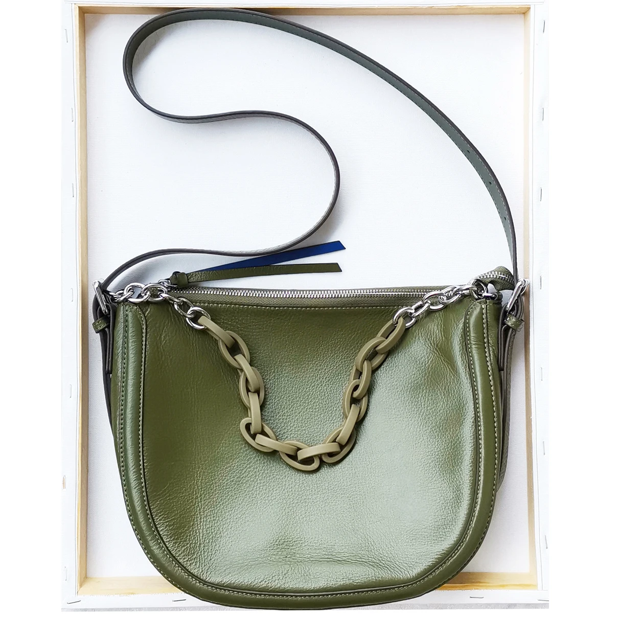 genuine leather shoulder bags top leather Chains bags full grain leather crossbody bags Large capacity cow leather handbag
genuine leather shoulder bags top leather Chains bags full grain leather crossbody bags Large capacity cow leather handbag