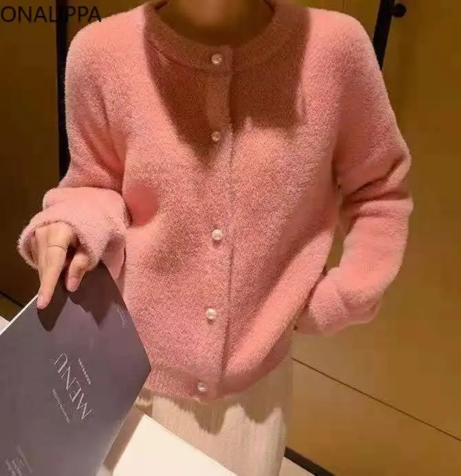 ONALIPPA Candy Color Cardigan Female 2021 Autumn Korean Gentle Soft Plush Pearl Buckle Imitation Mink Velvet Short Thick Sweater
ONALIPPA Candy Color Cardigan Female 2021 Autumn Korean Gentle Soft Plush Pearl Buckle Imitation Mink Velvet Short Thick Sweater