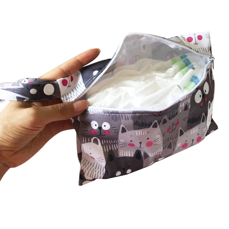 Baby Diaper Bag Printed Waterproof Wet Dry Nappy Zipper Handbag Stroller Carry Pack Travel Outdoor Wet Diaper Storage Bag Pocket
Baby Diaper Bag Printed Waterproof Wet Dry Nappy Zipper Handbag Stroller Carry Pack Travel Outdoor Wet Diaper Storage Bag Pocket