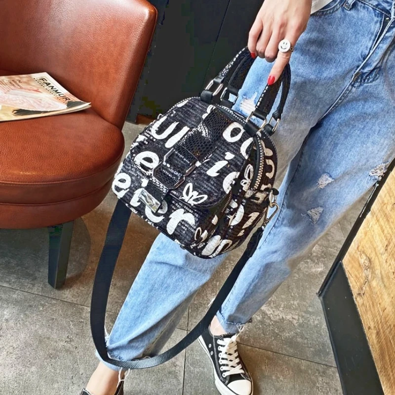 New Women's Bag 2021 Fancy Letter Print Sac De Luxe Femme Sequines Luxury Women Brand Handbags Top Handle Tote Shoulder Bolso
New Women's Bag 2021 Fancy Letter Print Sac De Luxe Femme Sequines Luxury Women Brand Handbags Top Handle Tote Shoulder Bolso