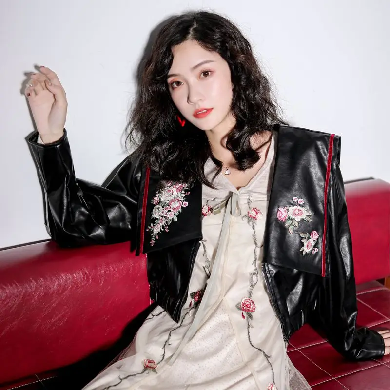 DIMI Black Embroidered Flower Navy Collar Loose Short Small Leather Jacket Autumn Retro Trend Ladies Short Jacket
DIMI Black Embroidered Flower Navy Collar Loose Short Small Leather Jacket Autumn Retro Trend Ladies Short Jacket