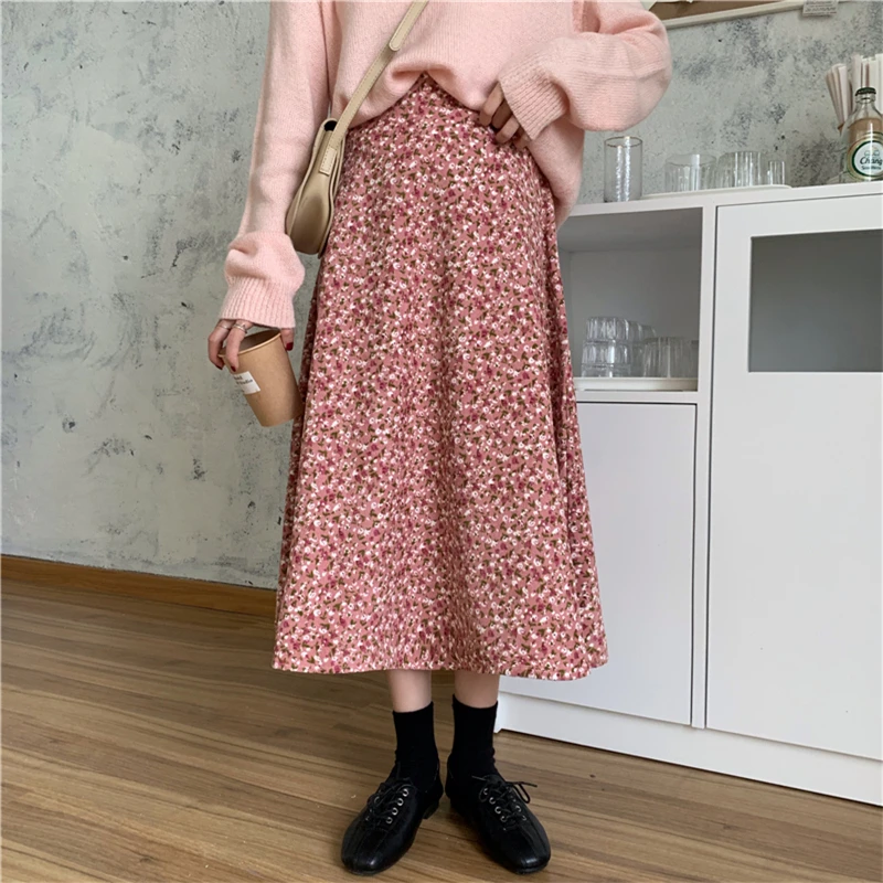 HziriP 2021 New Spring Autumn Vintage Corduroy Floral Women Skirt Elastic Waist Gentle All-Match A-Line Casual Female Skirts
HziriP 2021 New Spring Autumn Vintage Corduroy Floral Women Skirt Elastic Waist Gentle All-Match A-Line Casual Female Skirts
